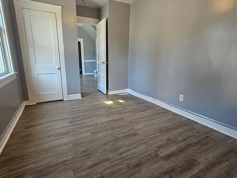 3355 W 43rd St — Photo 12
