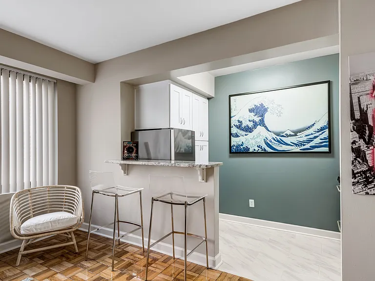 The Berkshire Apartments — Photo 12