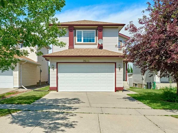 9683 S Hidden Valley Dr NW, Calgary, AB T3A 5P8