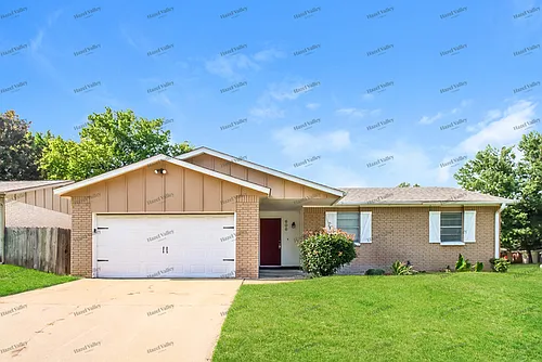 606 E Toledo Pl Photo 1