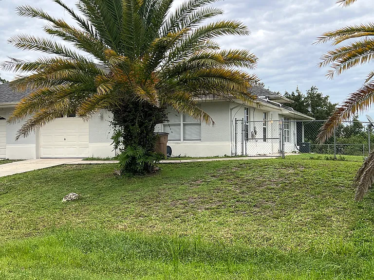 1541 Hightower Ave S — Photo 2