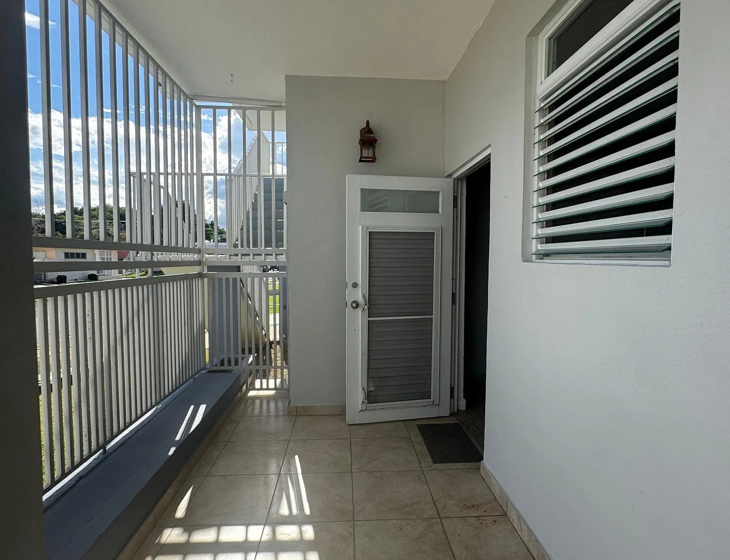 3 bed, 1.0 bath, 900 sqft, $1,100 — Photo 4