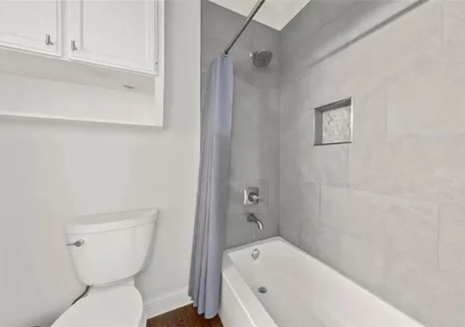 8th Rooms — Photo 3