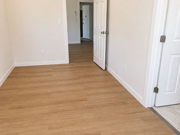 5th image of 3950 S Hillcrest Dr #3