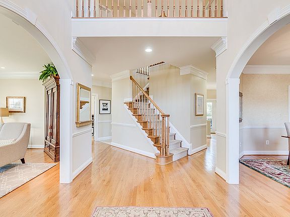 4th image of 10111 Oakton Knoll Dr
