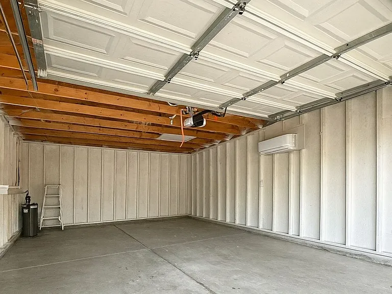 1137 Pando Ave — Photo 4