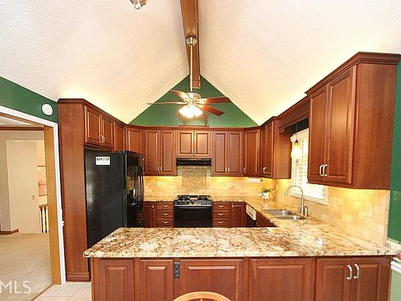 3rd image of 2155 Spencer Ct
