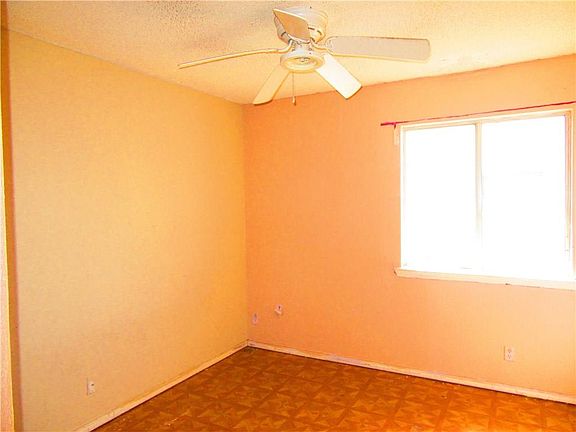 4th image of 11917 Willowmist Ave