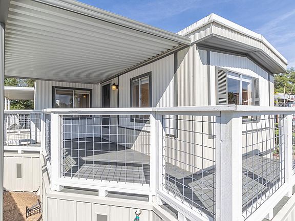 3rd image of 150 Clinton Rd #5