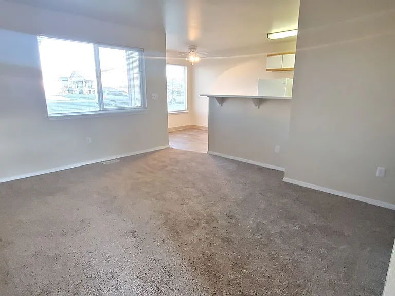 698 Saratoga Dr — Photo 23