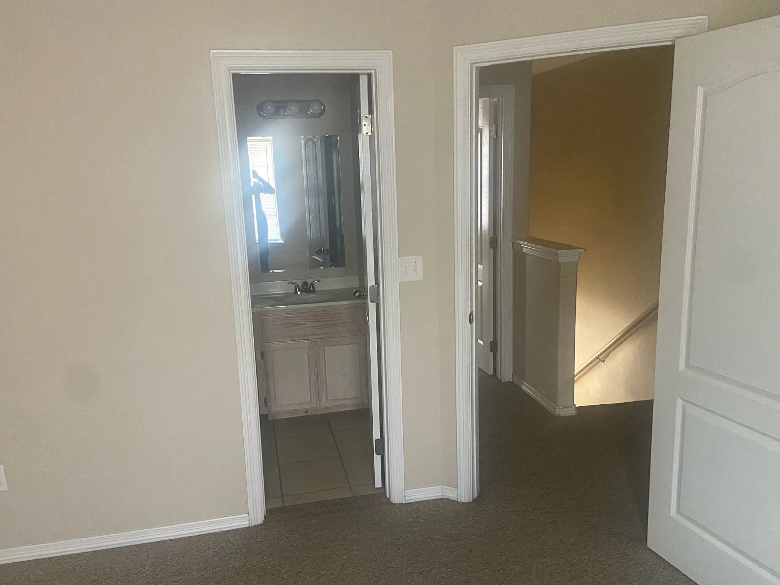 2 bed, 1.5 bath, 1056 sqft, $1,000 — Photo 3