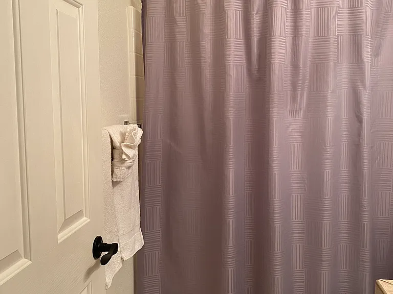 2nd Bath Shower/Tub