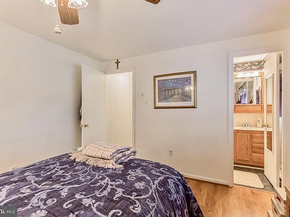 2nd image of 25985 Hills Dr