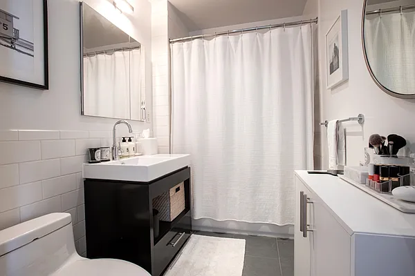 Rented by Two Trees | media 32