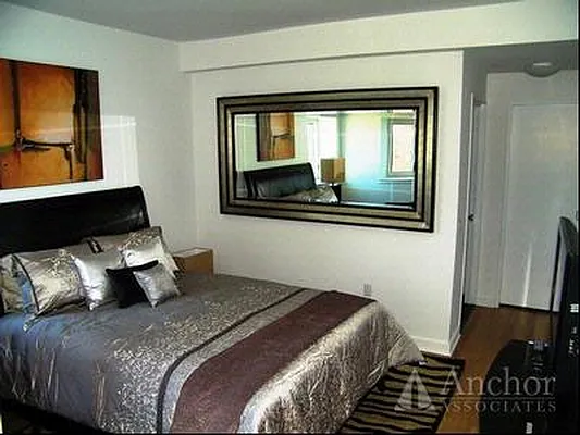 Rented by Anchor Associates | media 30