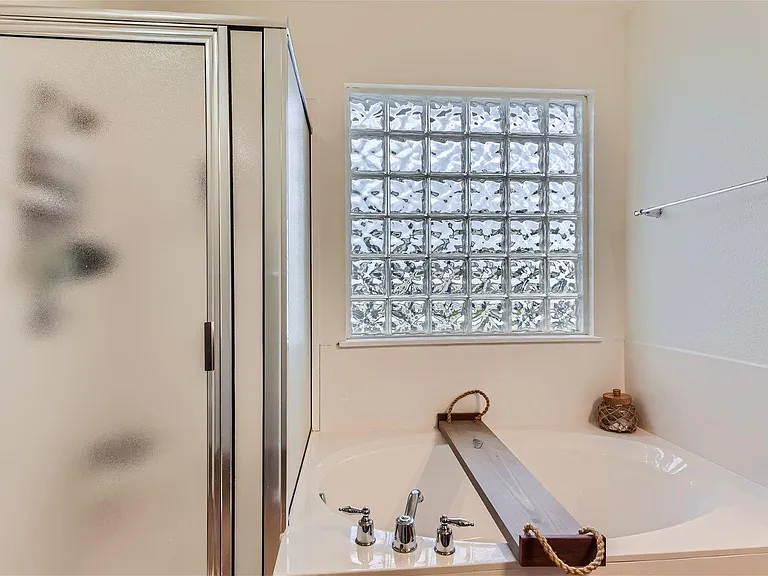 1717 Thompson Trl — Photo 19