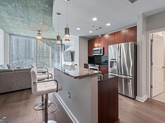 5th image of 400 W Peachtree St NW Unit 1009