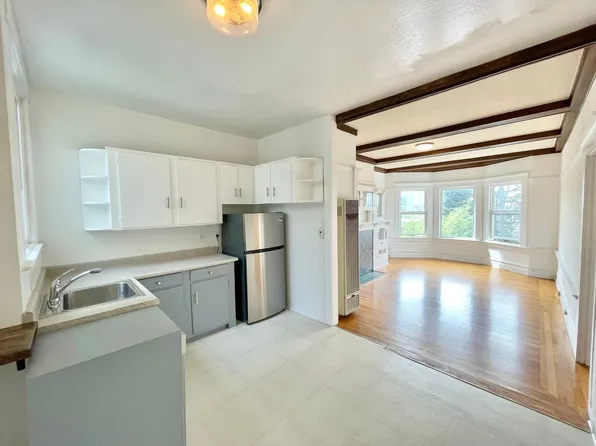 1363 7th Ave APT 4, San Francisco, CA 94122