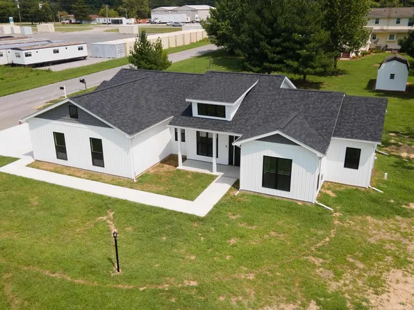 12143 Blue Sky Dr, Marion, IL 62959