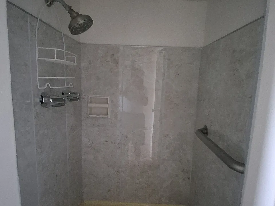 1659 1/2 E Rogers St #16591/2