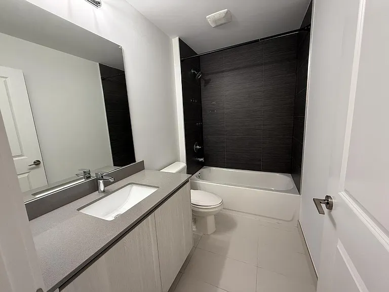 726 NW 3rd St #303 — Photo 7