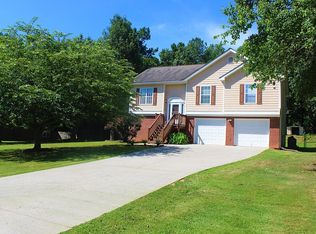 705 Muirfield Dr, Winder, GA 30680