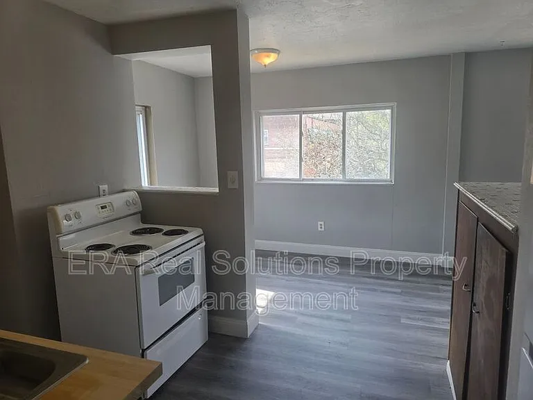 3816 Upper #Unit — Photo 12