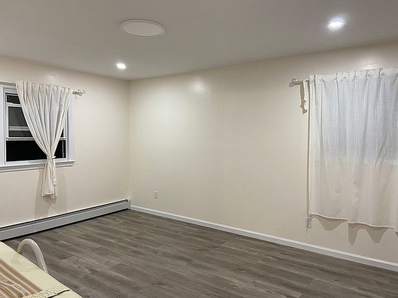 4th image of 9 Country Squire Ct #1