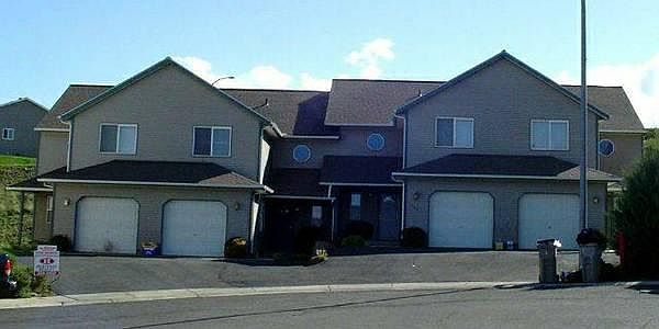1st image of 445 NW Parr Dr
