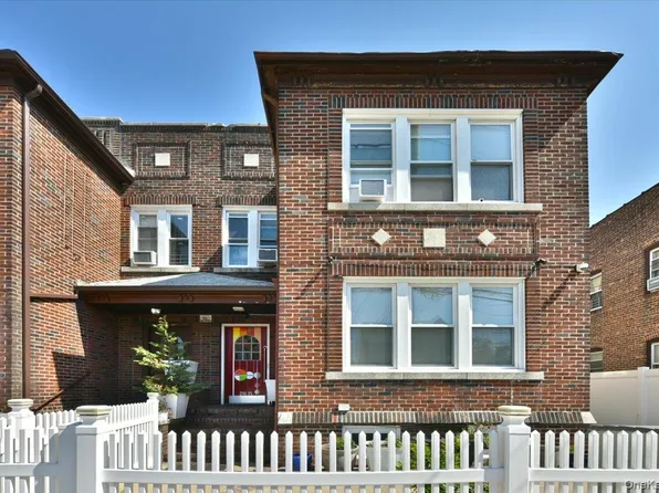 21815 100th Avenue, Queens Village, NY 11429