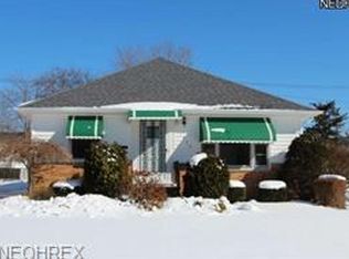 1599 Longwood Dr, Mayfield Heights, OH