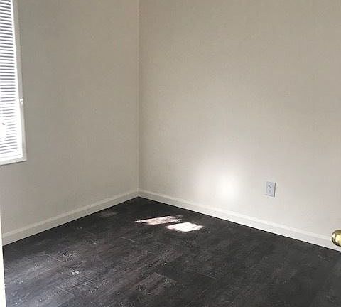 5th image of 4353 Poplar St