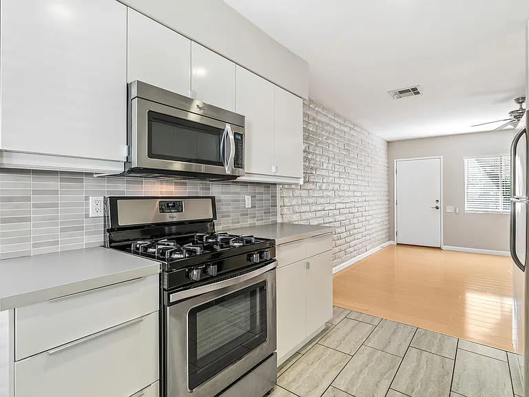 74210 Candlewood St #3 — Photo 16