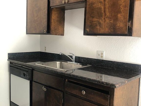 5th image of 211 E St #2