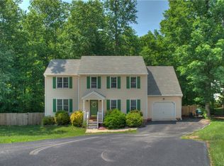 12306 Amber Meadows Ln, Midlothian, VA 23114