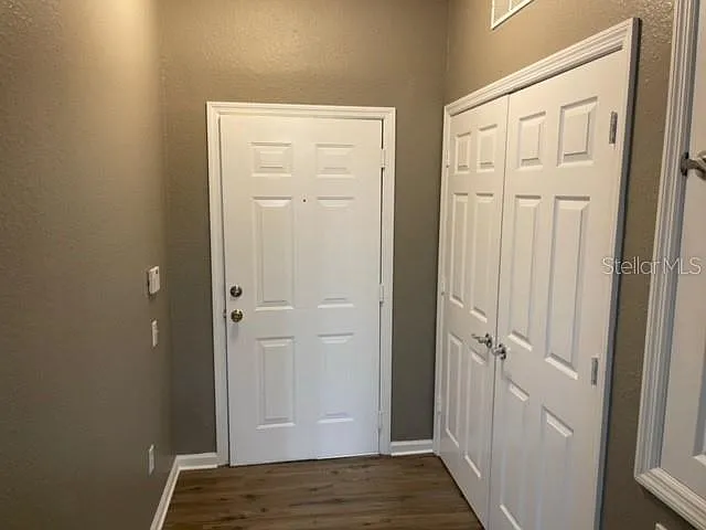 3 bed, 2.0 bath, 1247 sqft, $2,100 — Photo 2