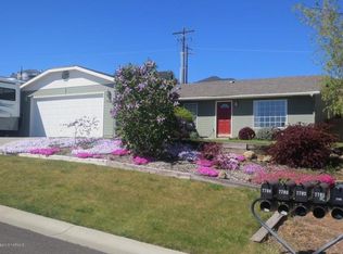 7703 Douglas Dr, Yakima, WA
