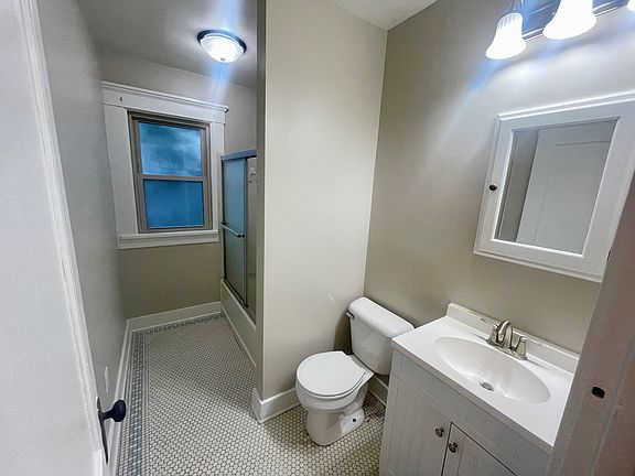 3rd image of 3104 Peach St