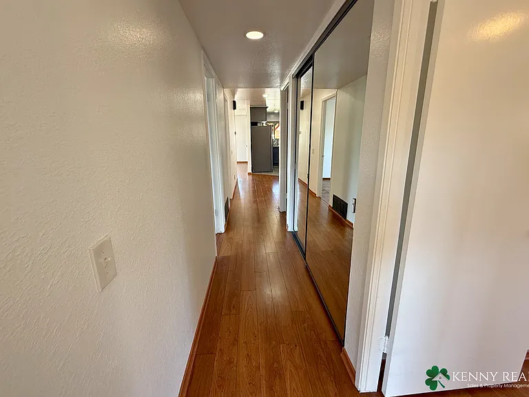 2504 Tipperary Ave — Photo 21