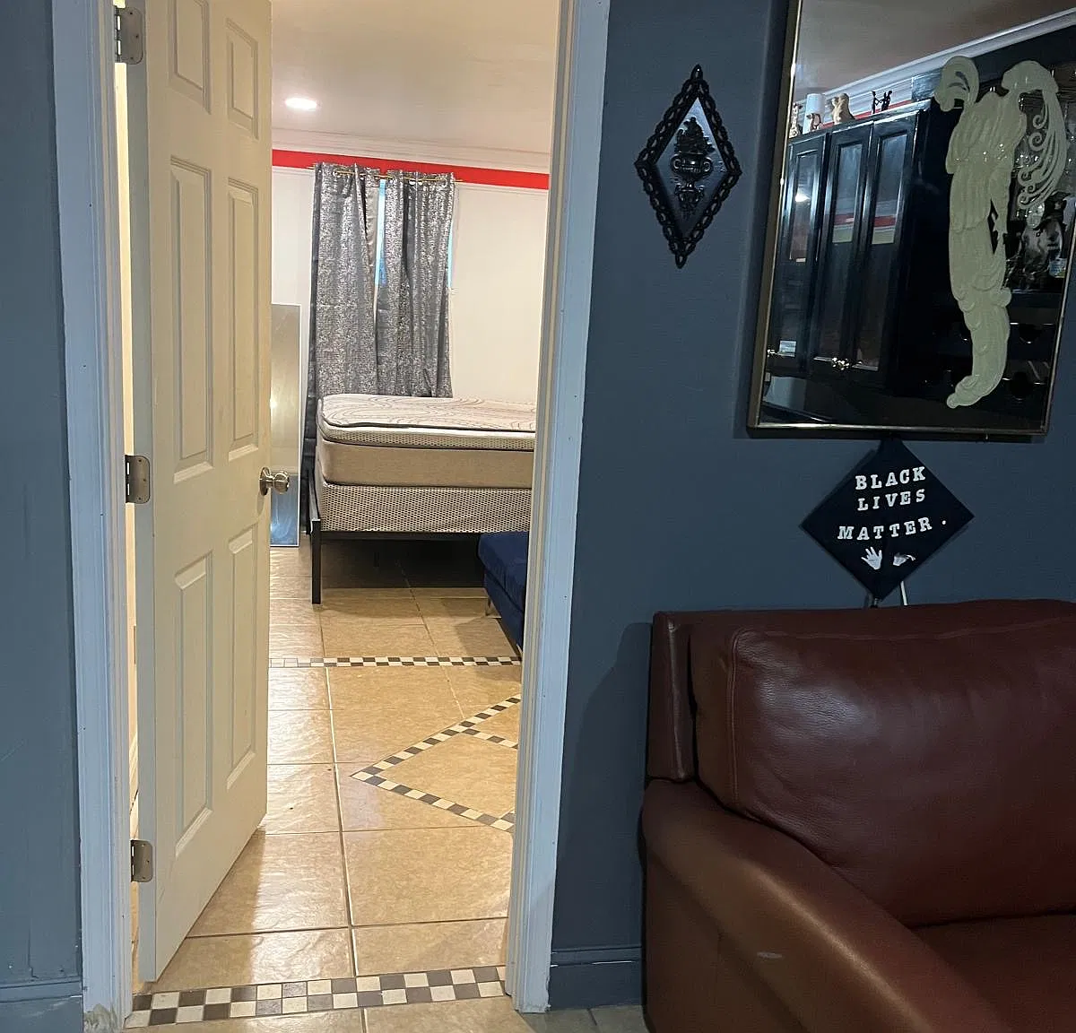 10 bed, 6.5 bath, $600 — Photo 3