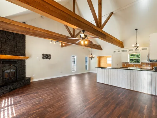 322 Meredith St, Eustace, TX 75124