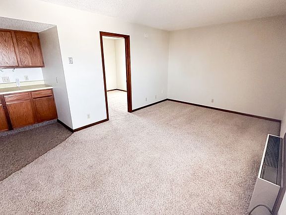 2nd image of 430 Skyline Dr #6