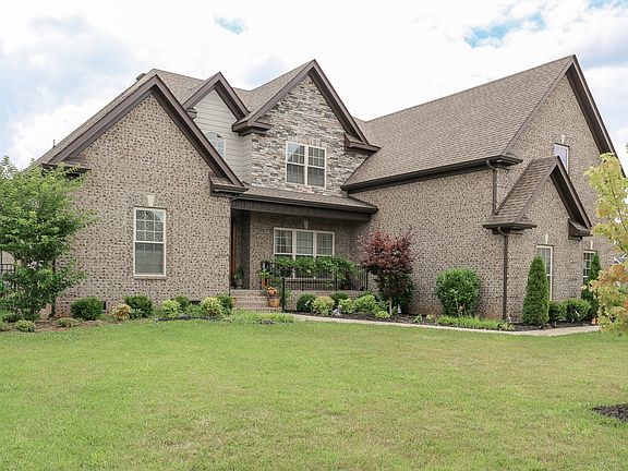 2nd image of 3316 Clovercroft Dr