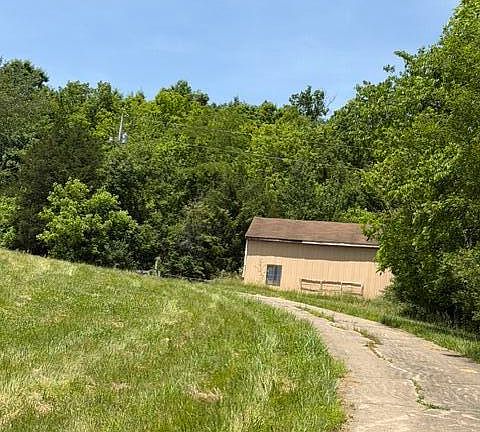 5th image of 3766 Steep Creek Rd