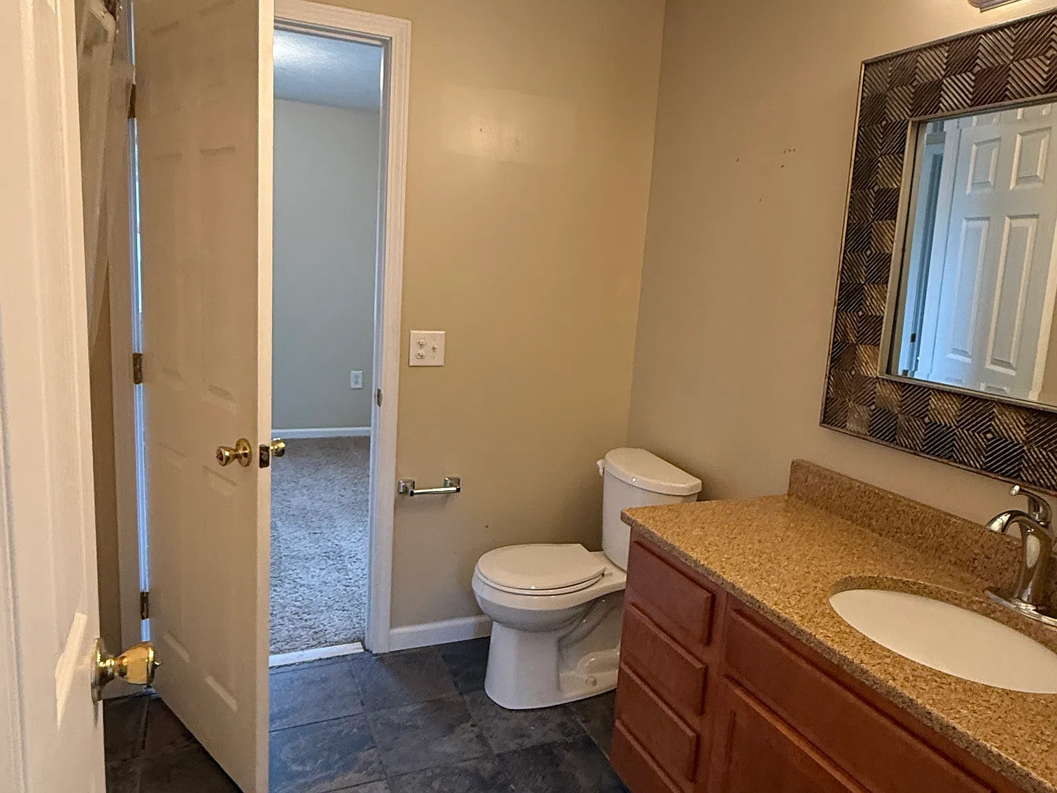 2 bed, 1.5 bath, 1100 sqft, $1,025 — Photo 2