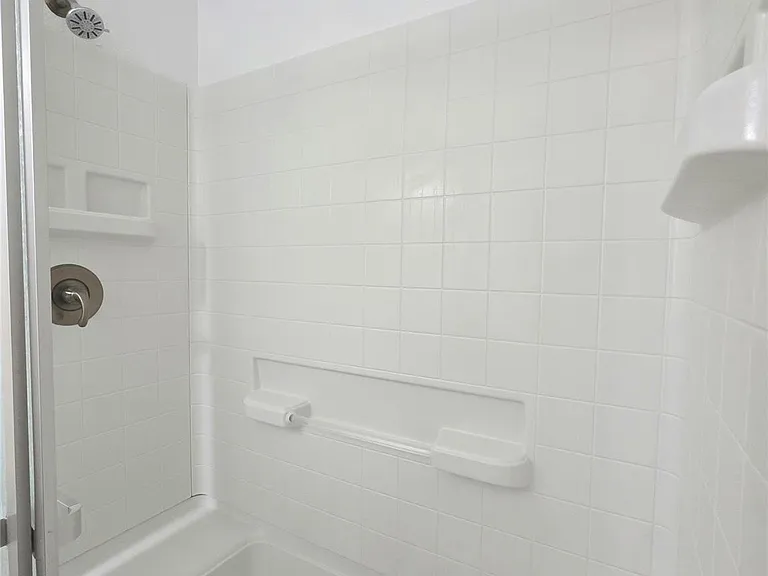 15208 Spring Hill Ln #B — Photo 14