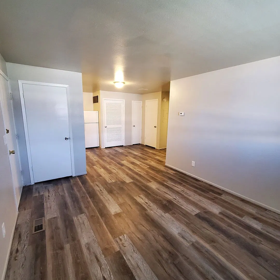 500 Building Monterey Apartments — Photo 3
