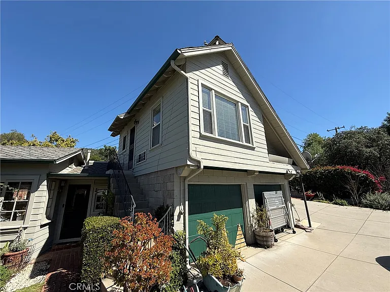 940 Norumbega Dr — Photo 1