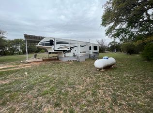101 Theriot Trl, Johnson City, TX 78636