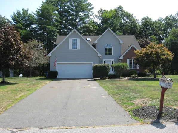 16 Martin Cir, Belchertown, MA 01007